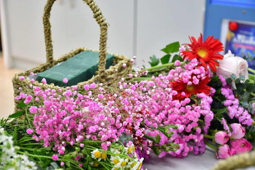 永恒的花禮，邂逅最美的自己——萬科實(shí)驗(yàn)小學(xué)3.8婦女節(jié)主題插花活動(dòng)紀(jì)實(shí)